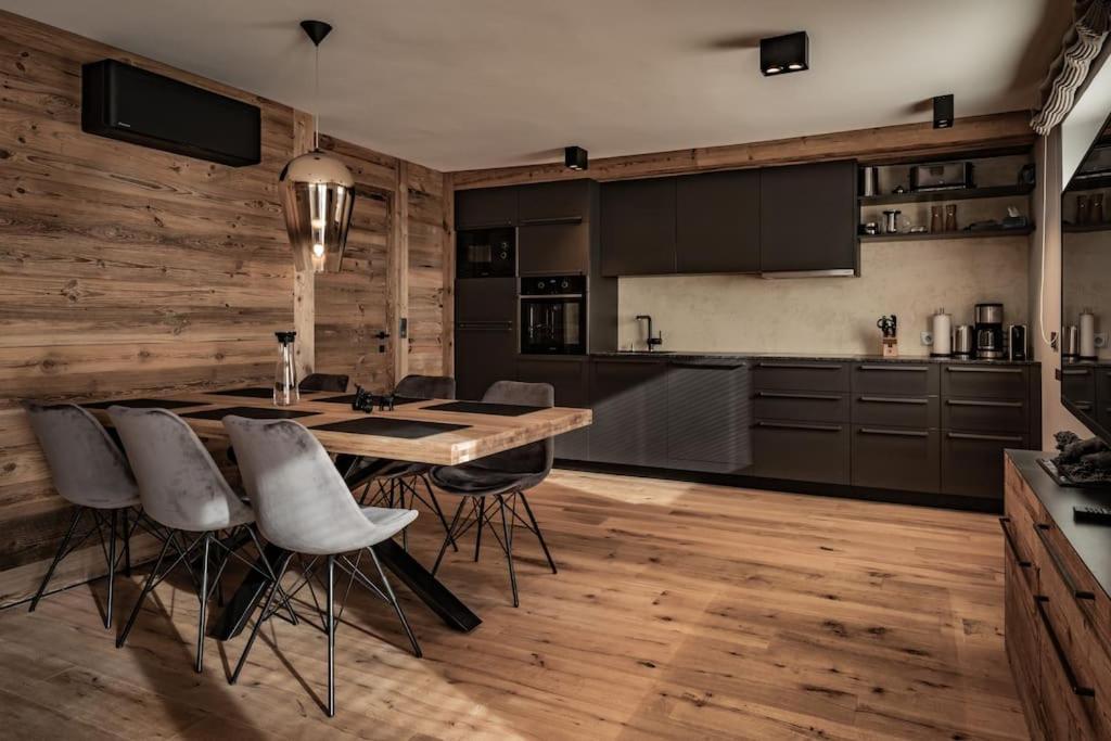 شقة Cozy Loft In The Alps Of Zillertal شفينداو المظهر الخارجي الصورة